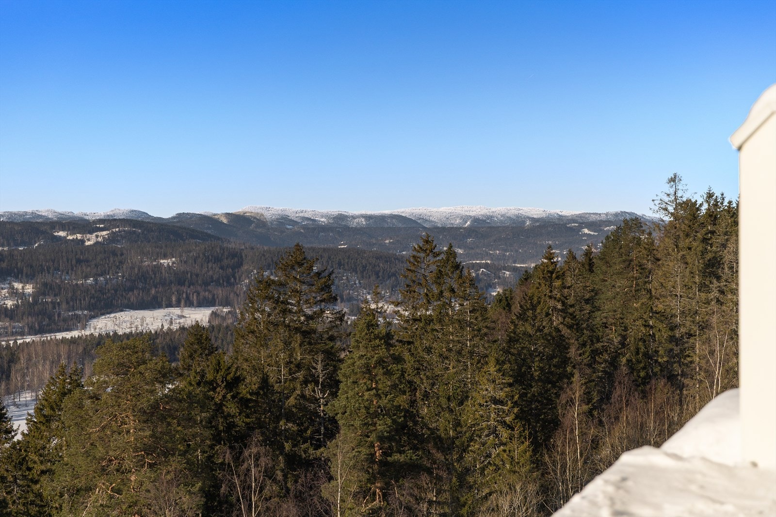 Naturskjønt, idyllisk og fredelig med utallige tur- og skimuligheter like utenfor inngangsdøren Galleribilde