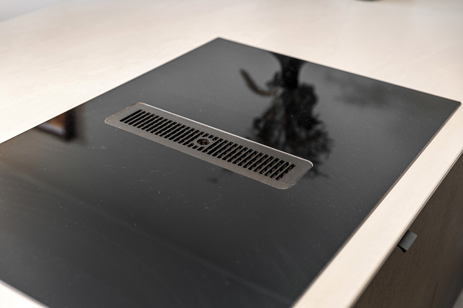 Induksjonstopp med integrert ventilator Galleribilde