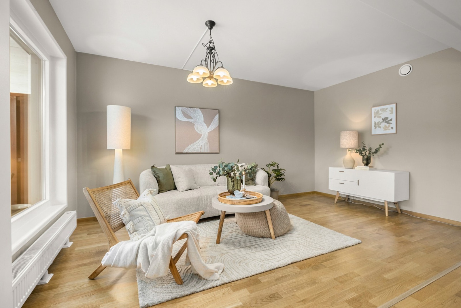 Leiligheten er malt i tidsriktige fargetoner. Galleribilde