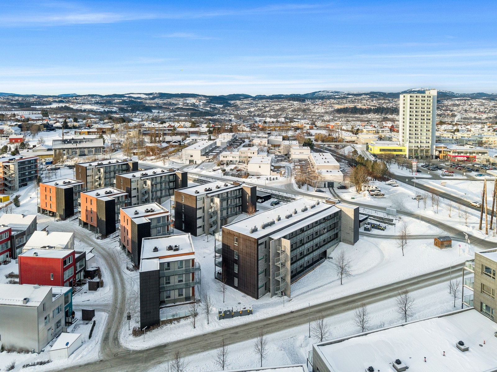 Det er kort vei fra leiligheten til Estenstadmarka med sitt nydelige helårs turterreng. Galleribilde