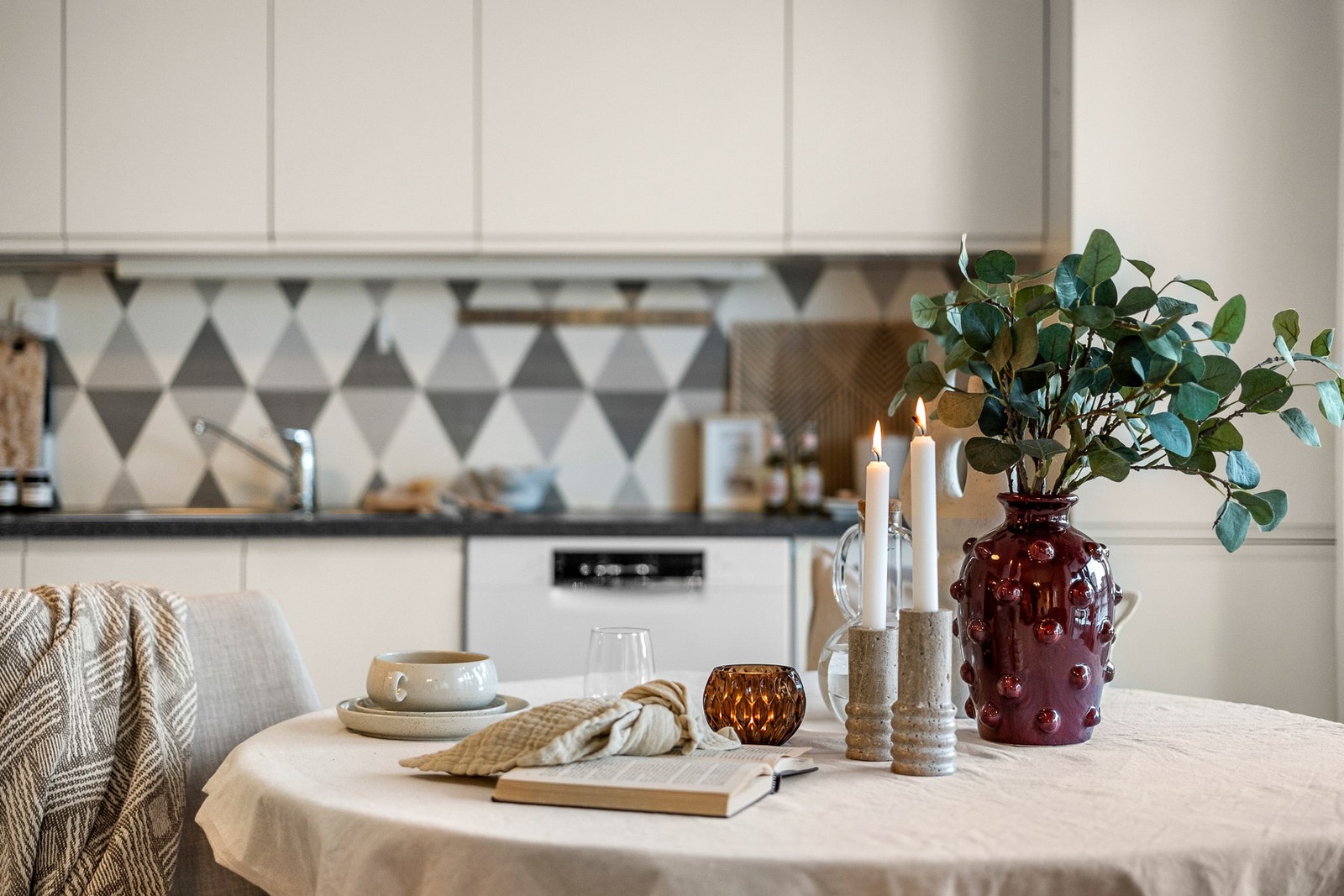 Detaljbilde spisegruppe. Galleribilde