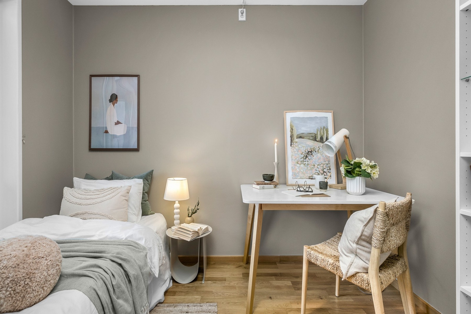 Her har man plass til seng samt pult. Galleribilde