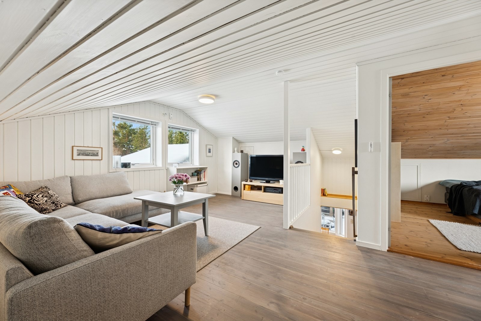 Loftstuen har gode møbleringsmuligheter. Galleribilde