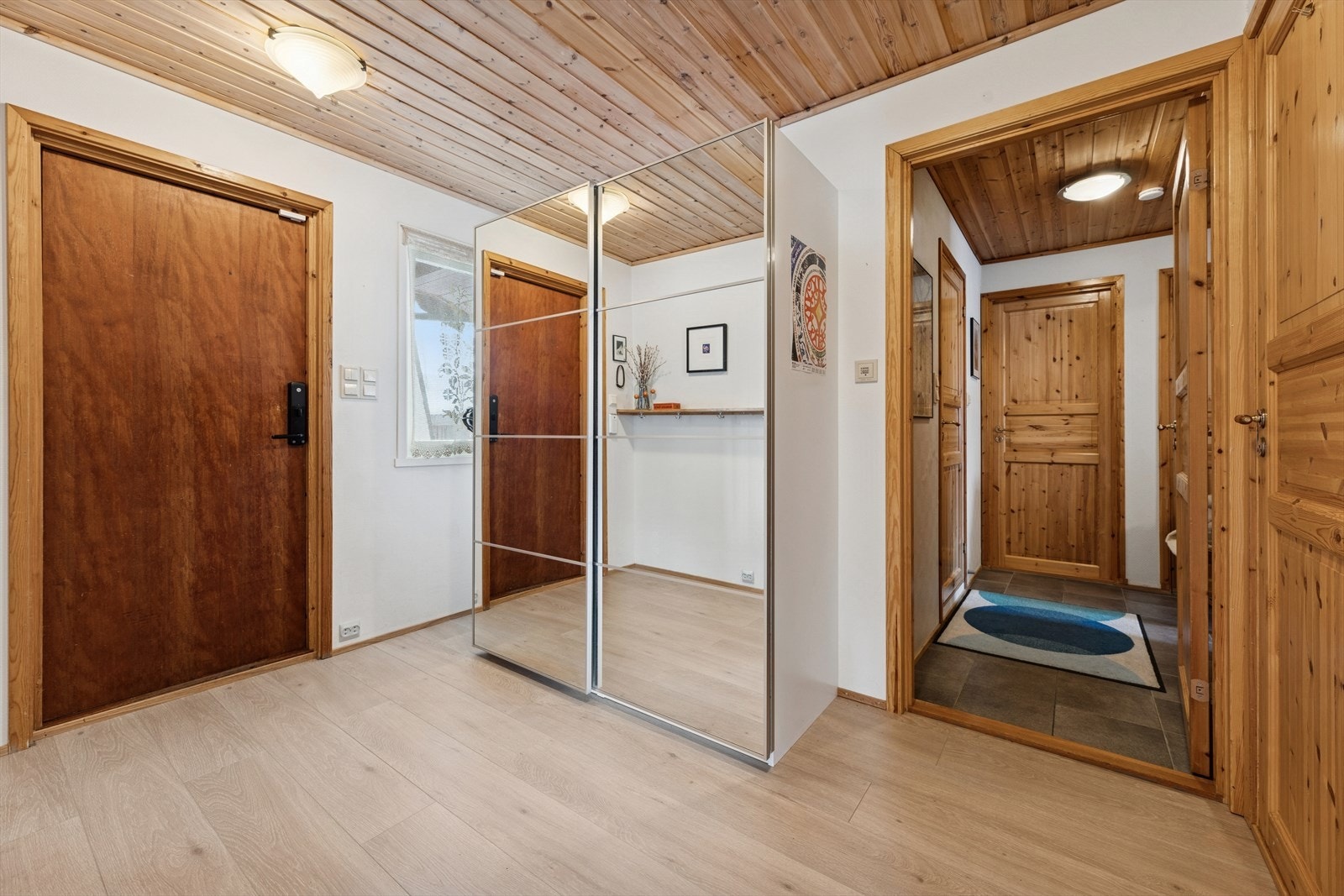 Lys og trivelig entré. Galleribilde