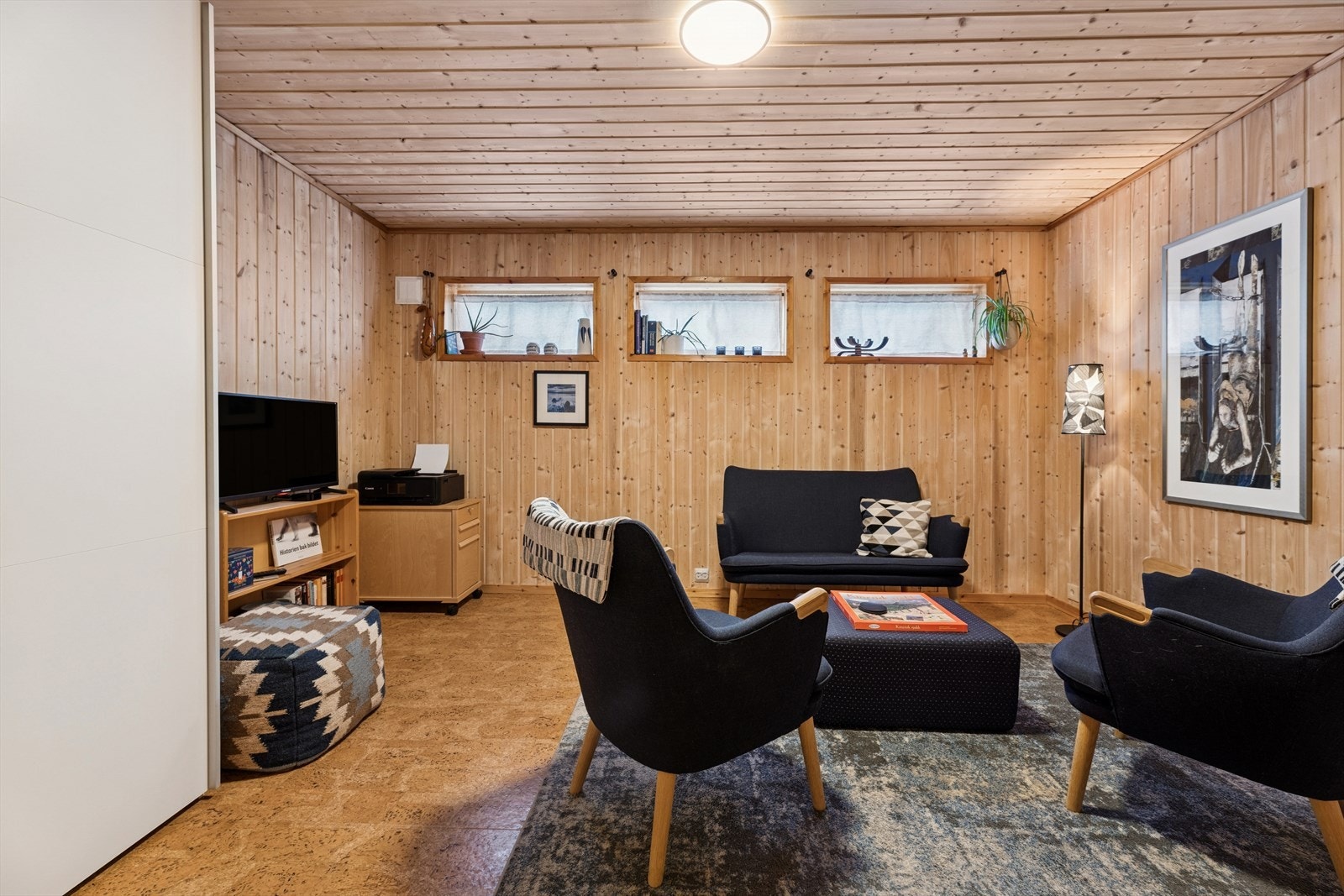 Innredet kjellerstue. Galleribilde