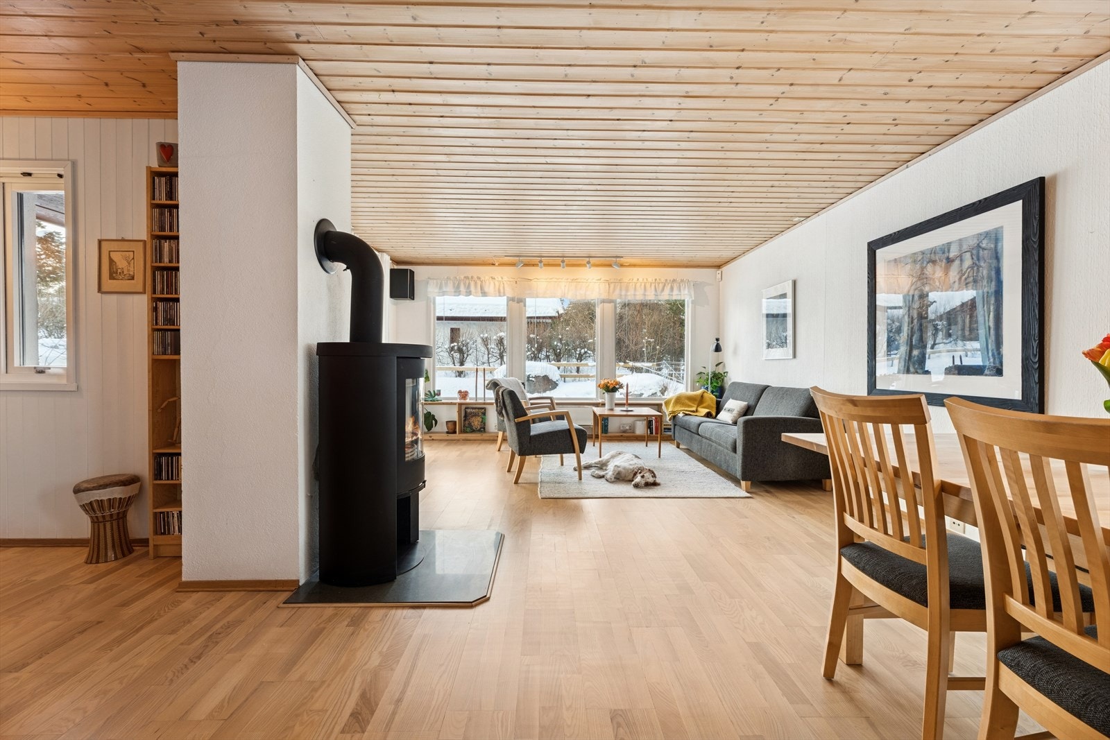 Lys og trivelig stue. Galleribilde