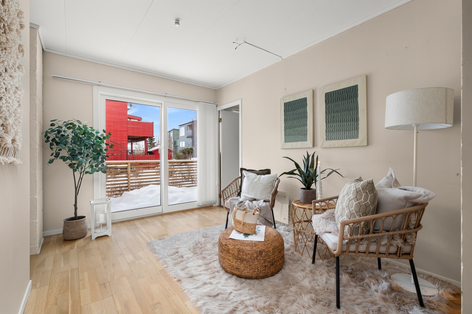 Romslig gang, evt. tv-stue i 1. etasje på 20,5 kvm. Galleribilde