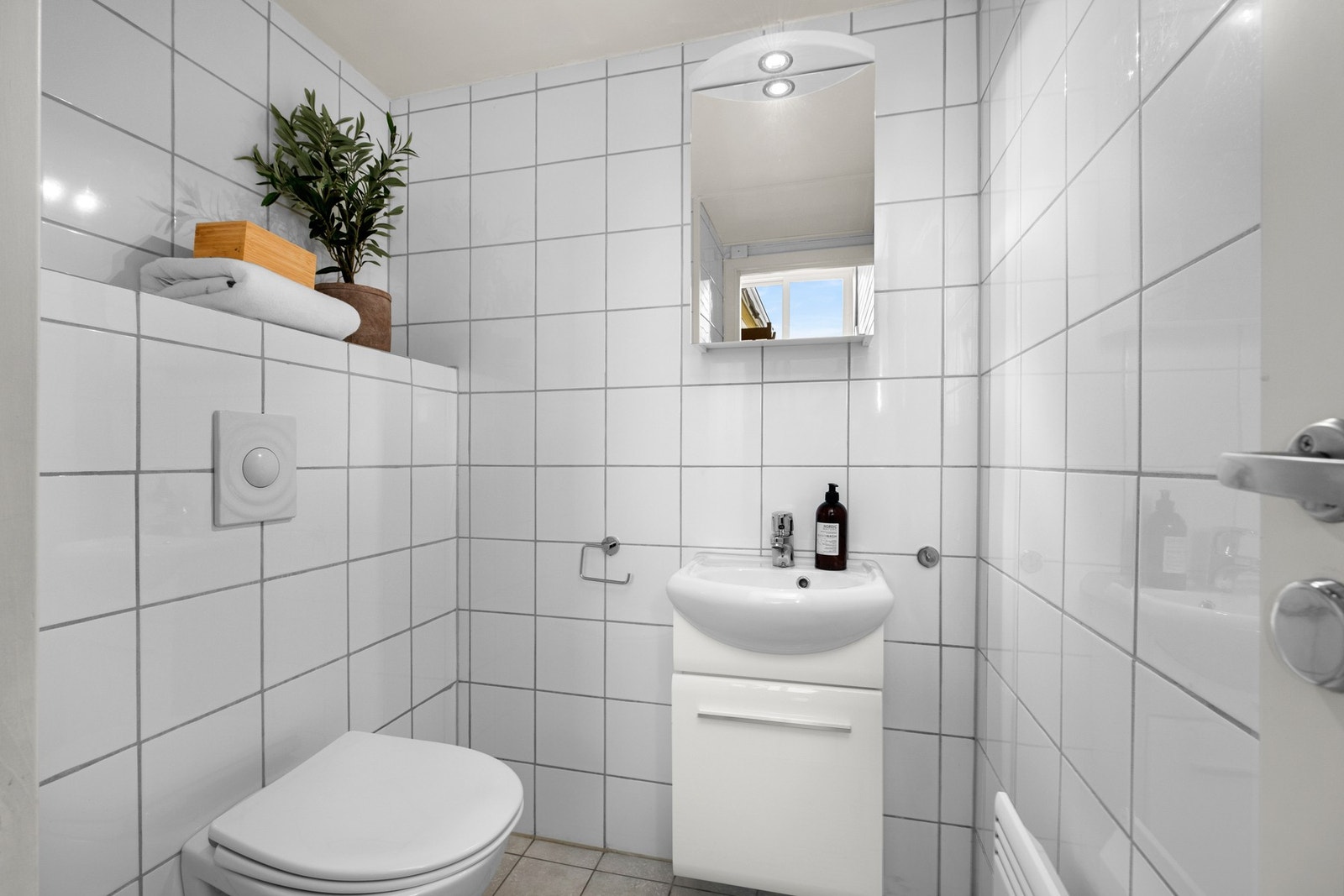 Toalettrom på andre halvplan på 2,5 kvm. Galleribilde