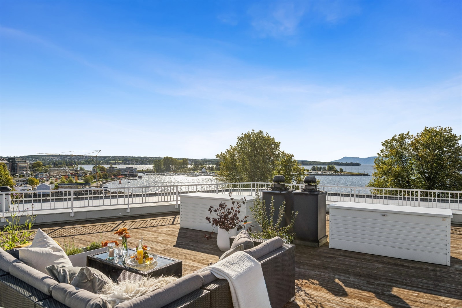 Sameiets felles takterrasse med panoramautsikt! Galleribilde