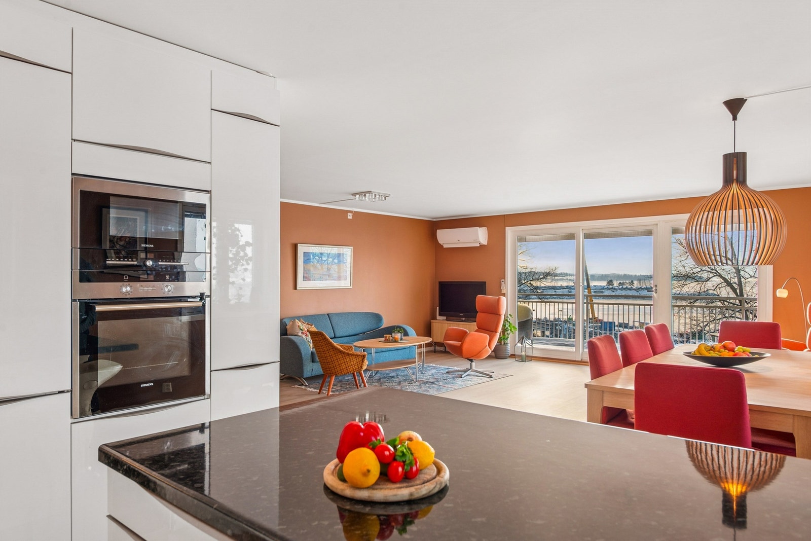 Hjørneleilighet gir ekstra gode og naturlige lysforhold. Galleribilde