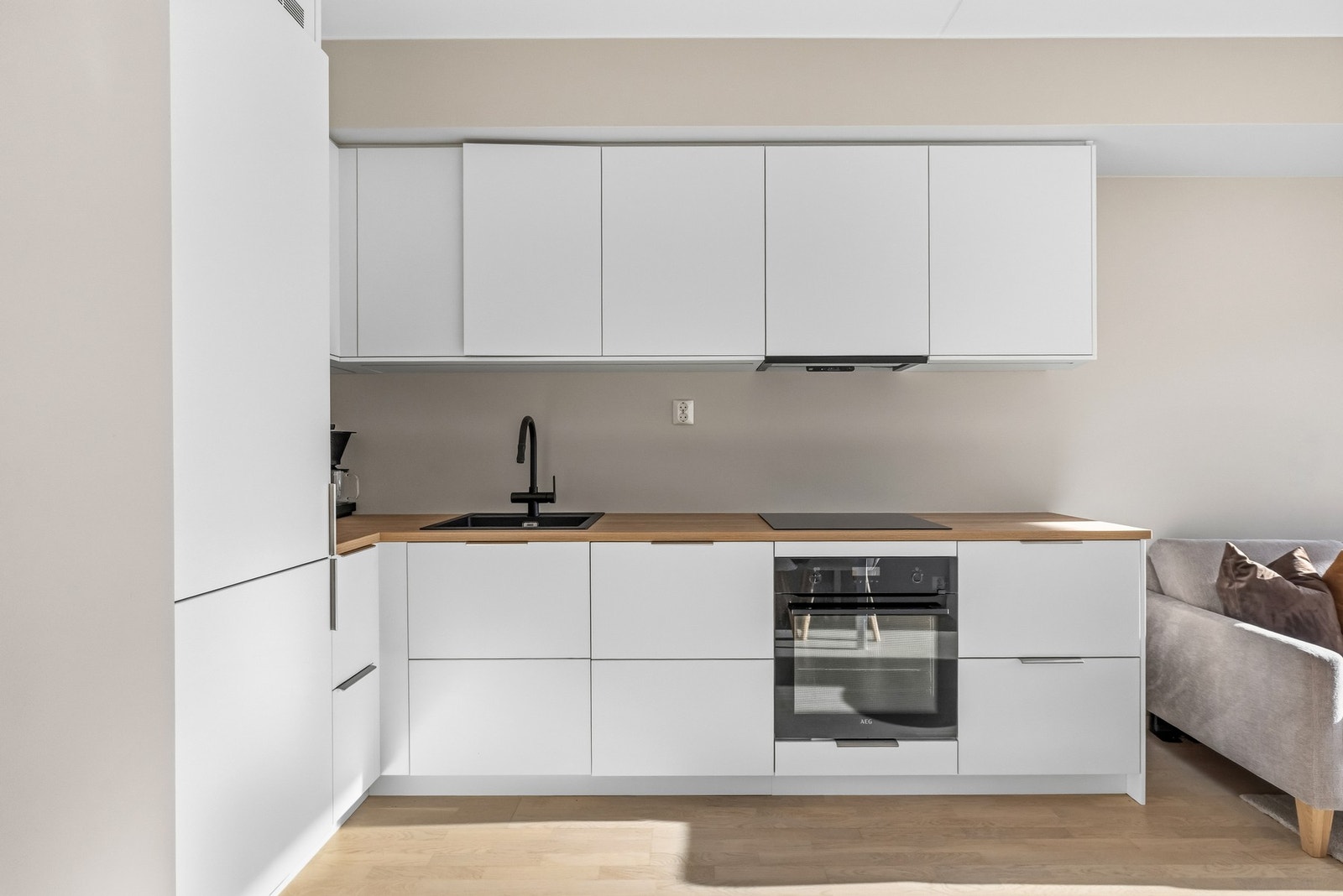 En moderne og innbydende 2-roms leilighet fra 2024, attraktivt beliggende sentralt på Lørenskog. Galleribilde