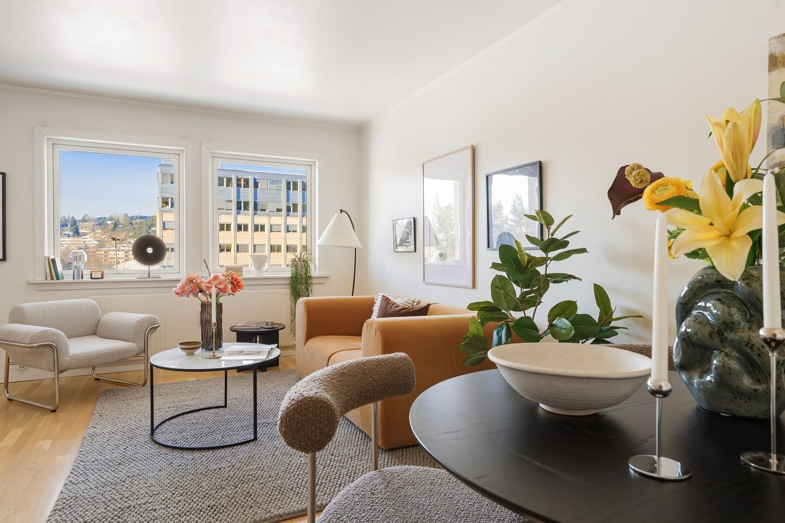 Godt med naturlig lysinnslipp i leiligheten. Galleribilde