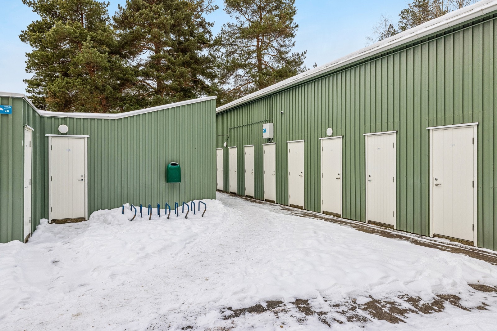 Boligen disponerer én bod på ca. 5 kvm i felles utvendig bod anlegg på bakkeplan. Galleribilde