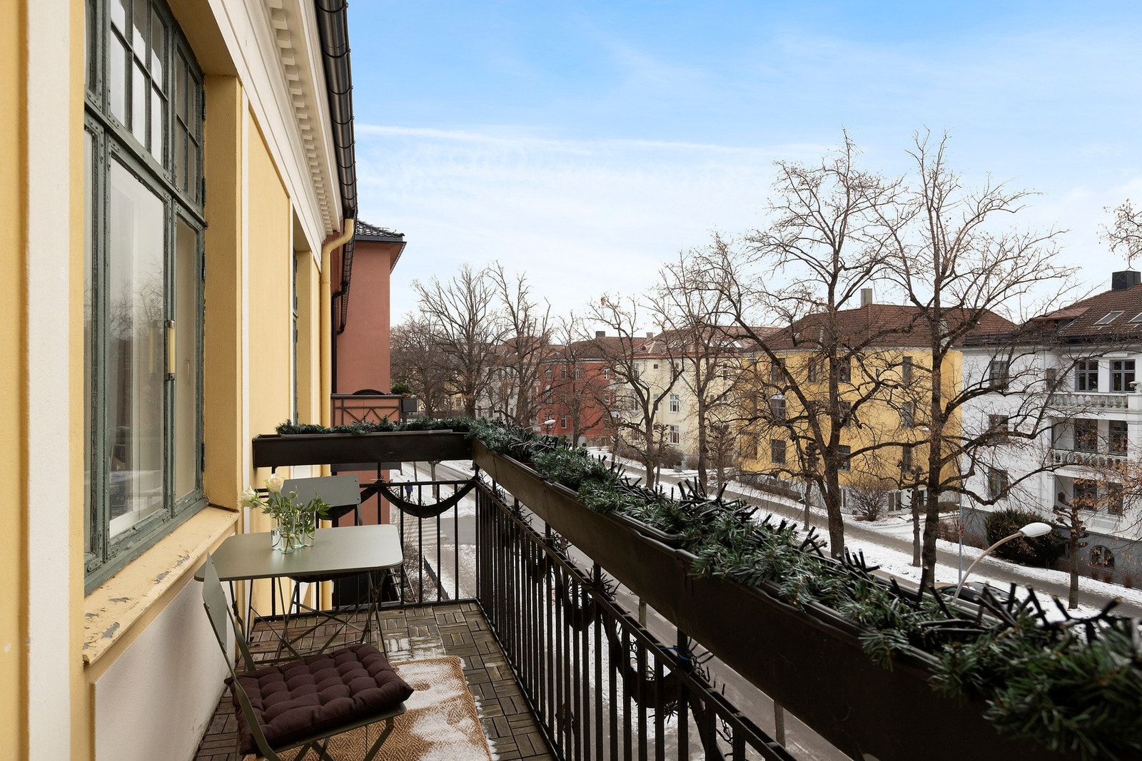 Balkong mot Gyldenløves gate. Galleribilde