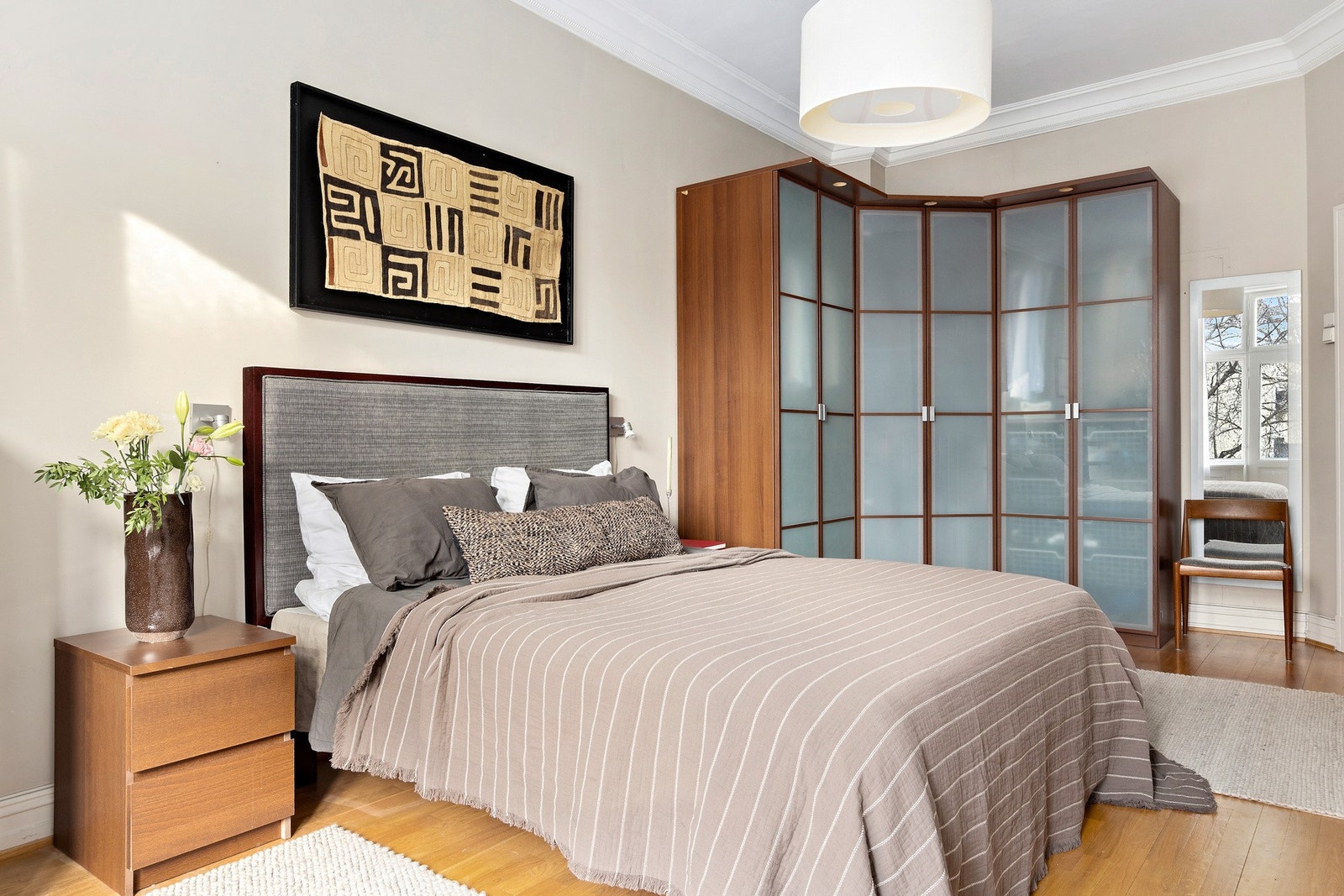 Hovedsoverom med romslig garderobe. Galleribilde