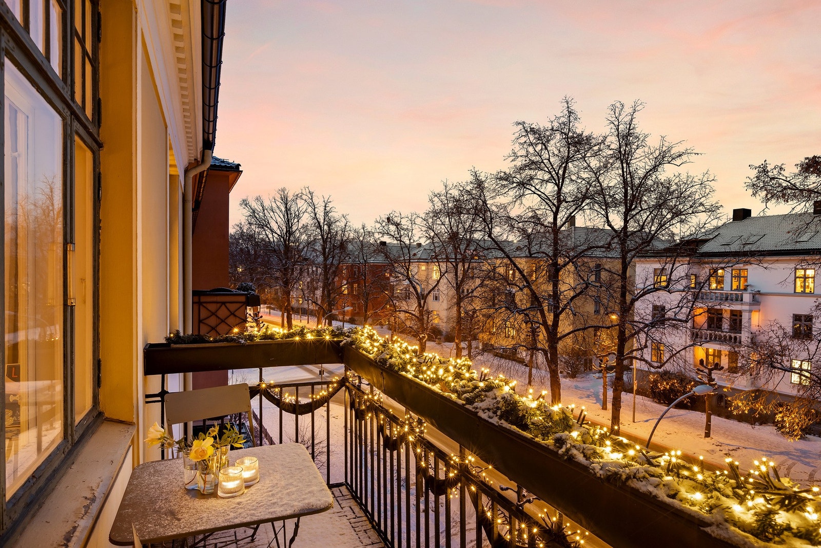 Nordøstvendt balkong mot vakre Gyldenløves gate Galleribilde