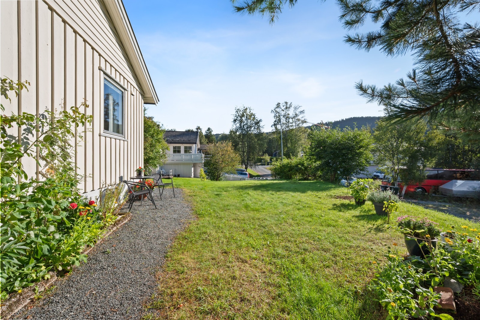 Fra eiendommen er det ca. 250 meter gange til Klæbu sentrum og nærmeste dagligvare. Galleribilde