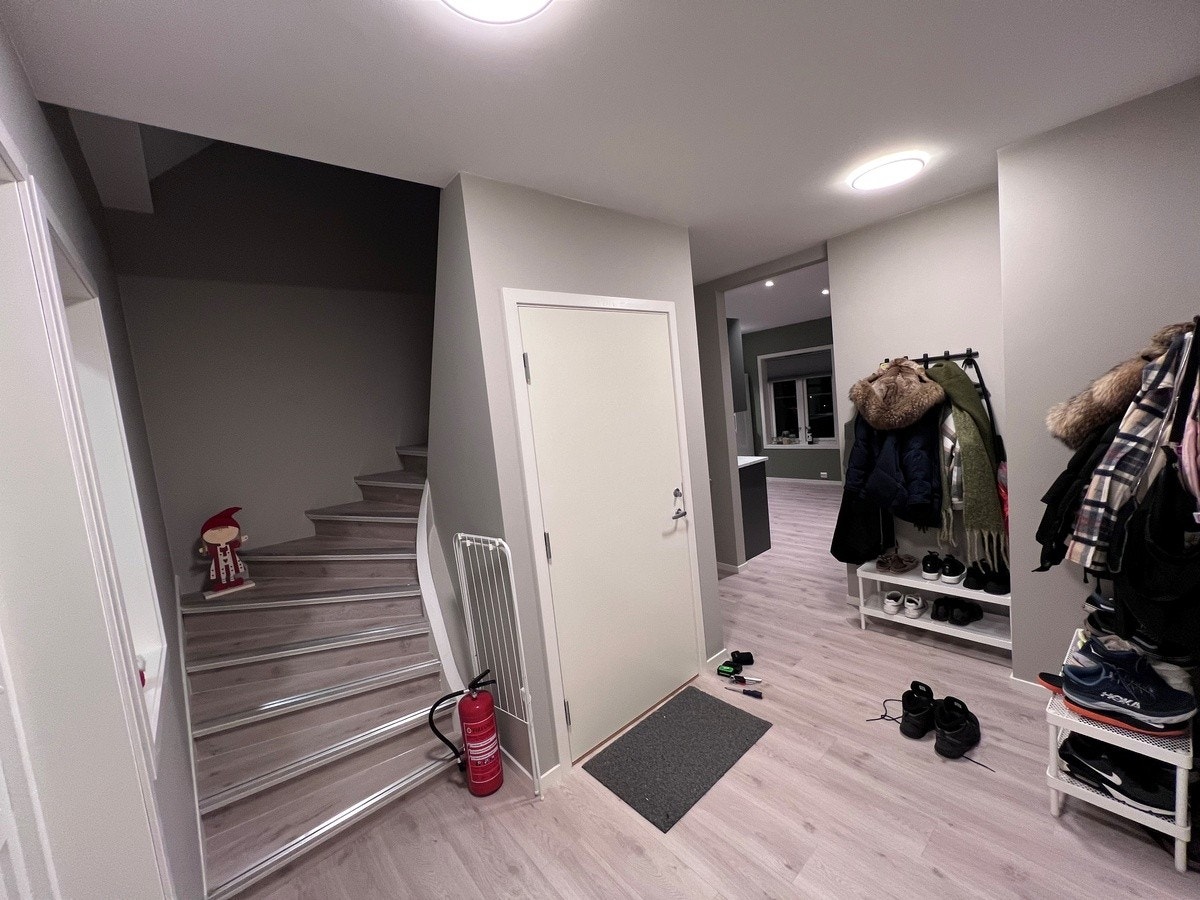 Gang/Hall- utgang balkong Galleribilde