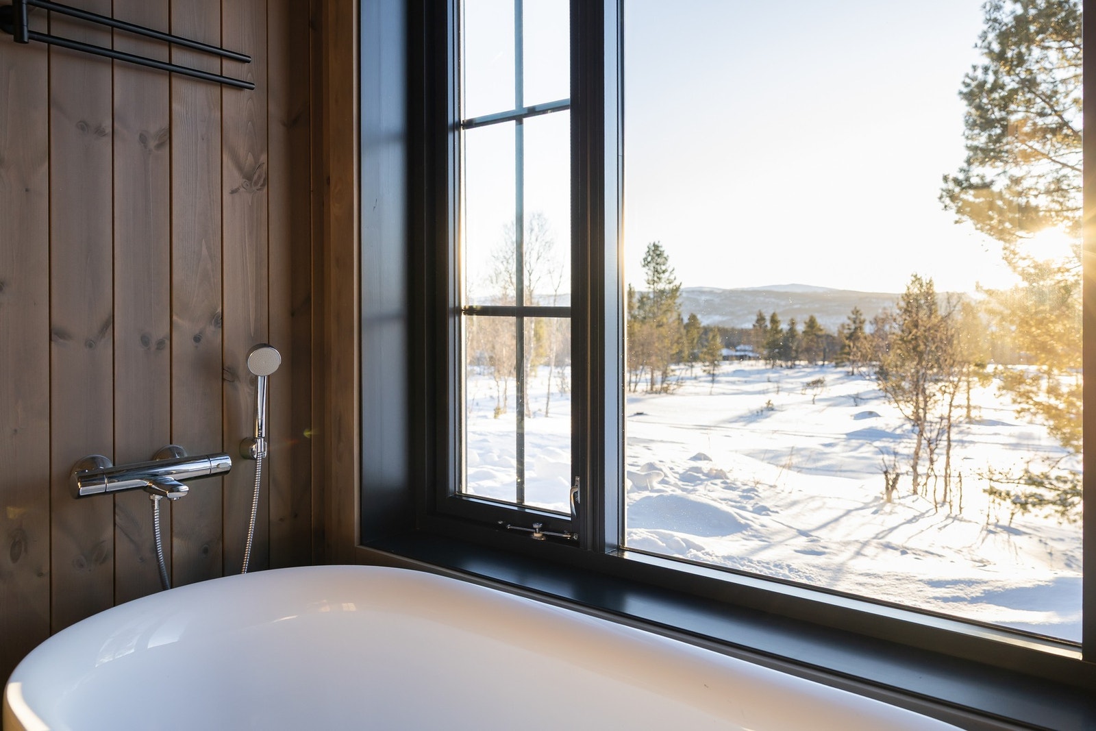 Her kan du nyte flotte solnedganger fra badekaret. Galleribilde