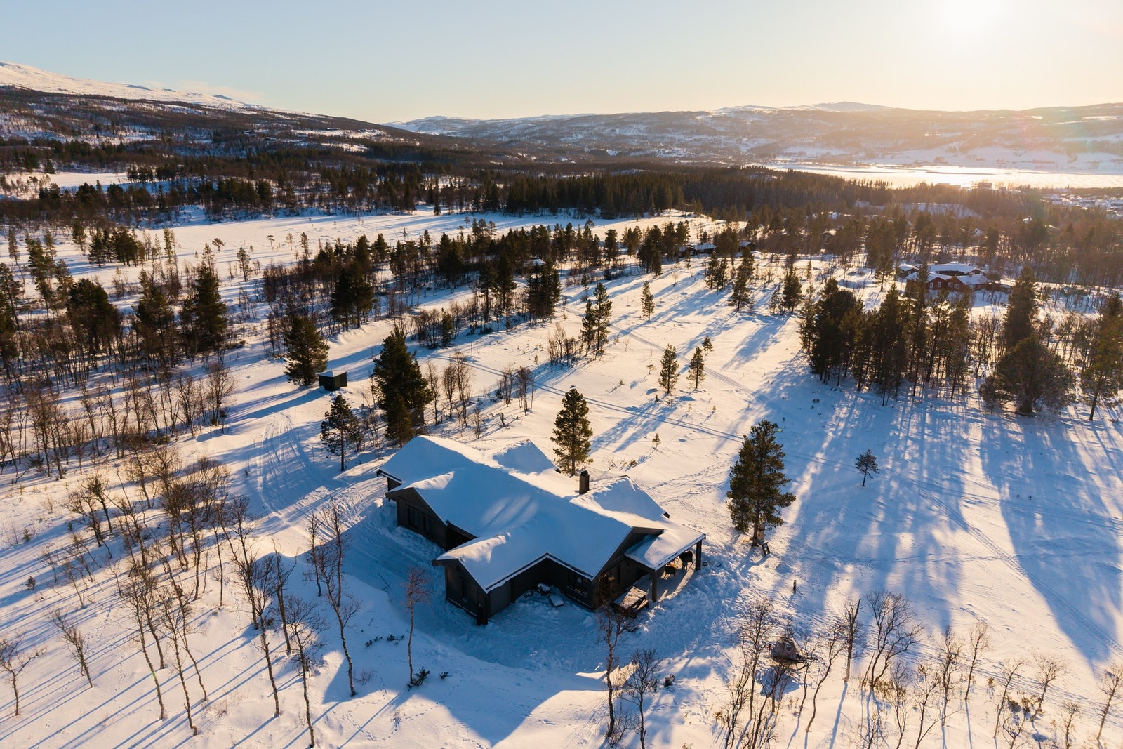 Stugudal landhandel ligger i gangavstand fra eiendommen. Galleribilde