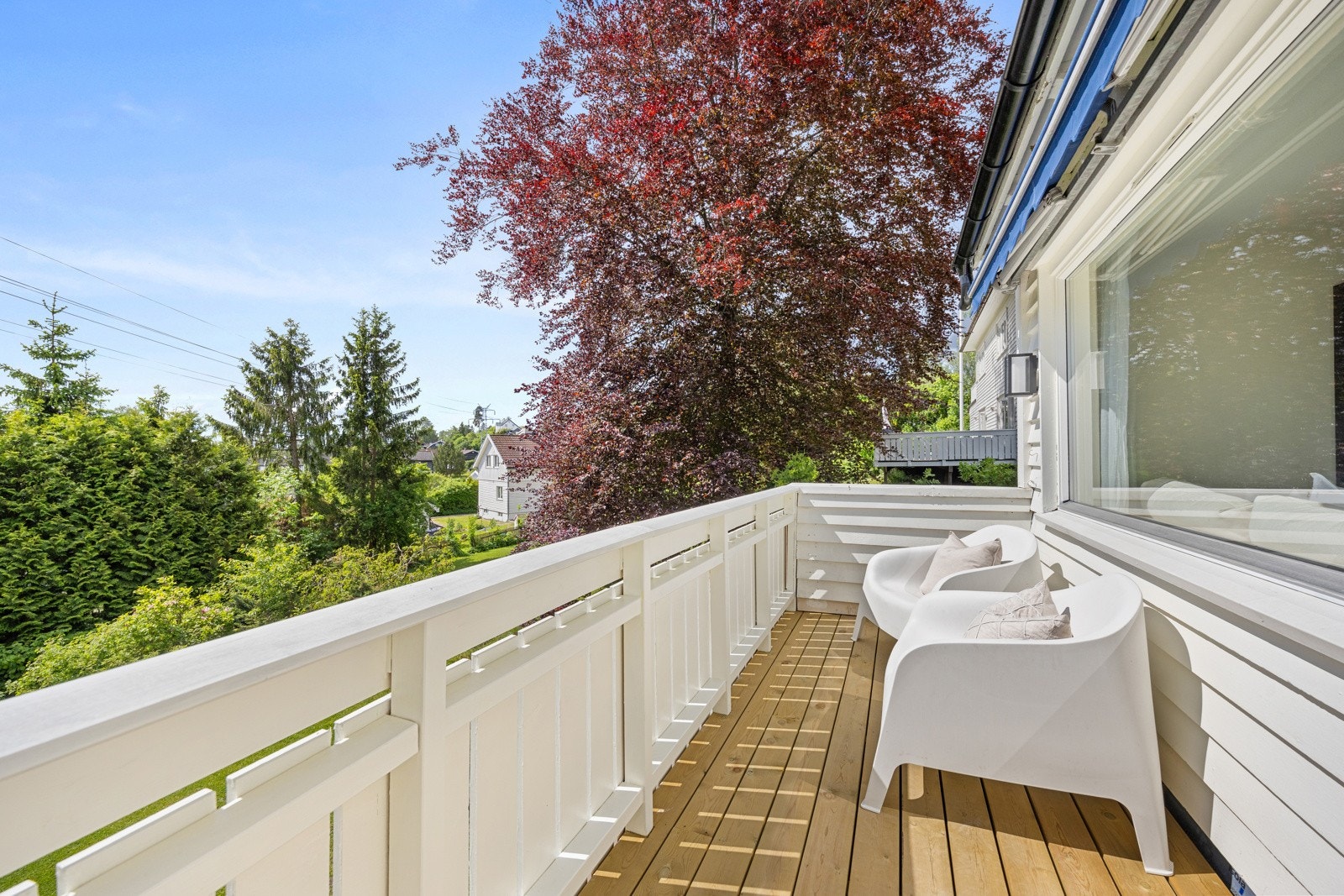 Fra stuen er det utgang til solrik sydvendt balkong. Galleribilde