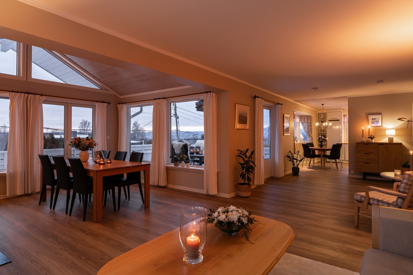 Et romslig og velholdt hjem med god soneinndeling. Galleribilde