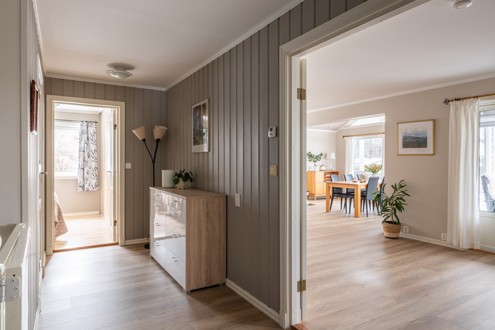 Hovedetasjen byr også på to soverom, la oss ta en kikk. Galleribilde