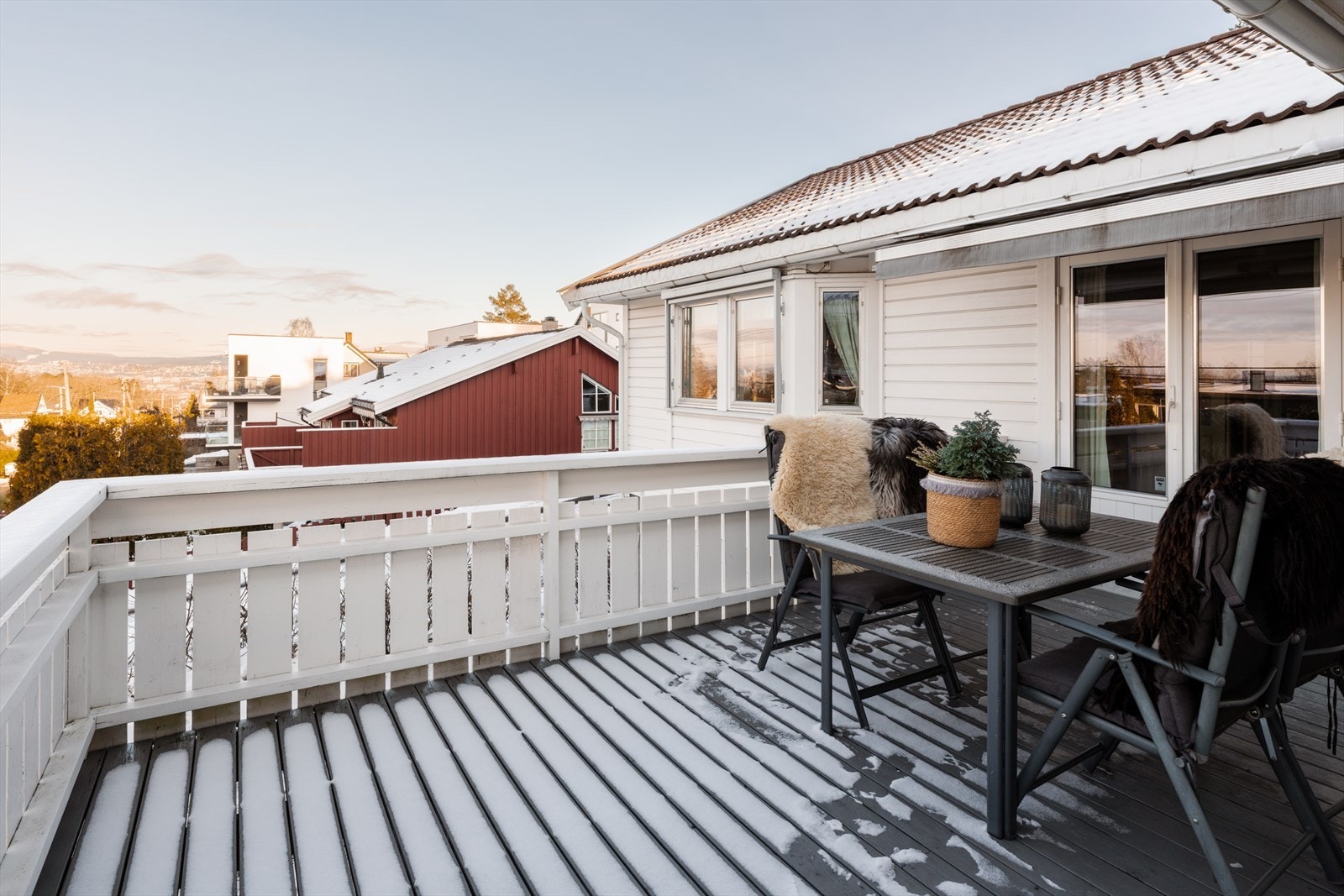 Nyt enebolig-tilværelsen med mye boltreplass, til glede for store og små. Galleribilde