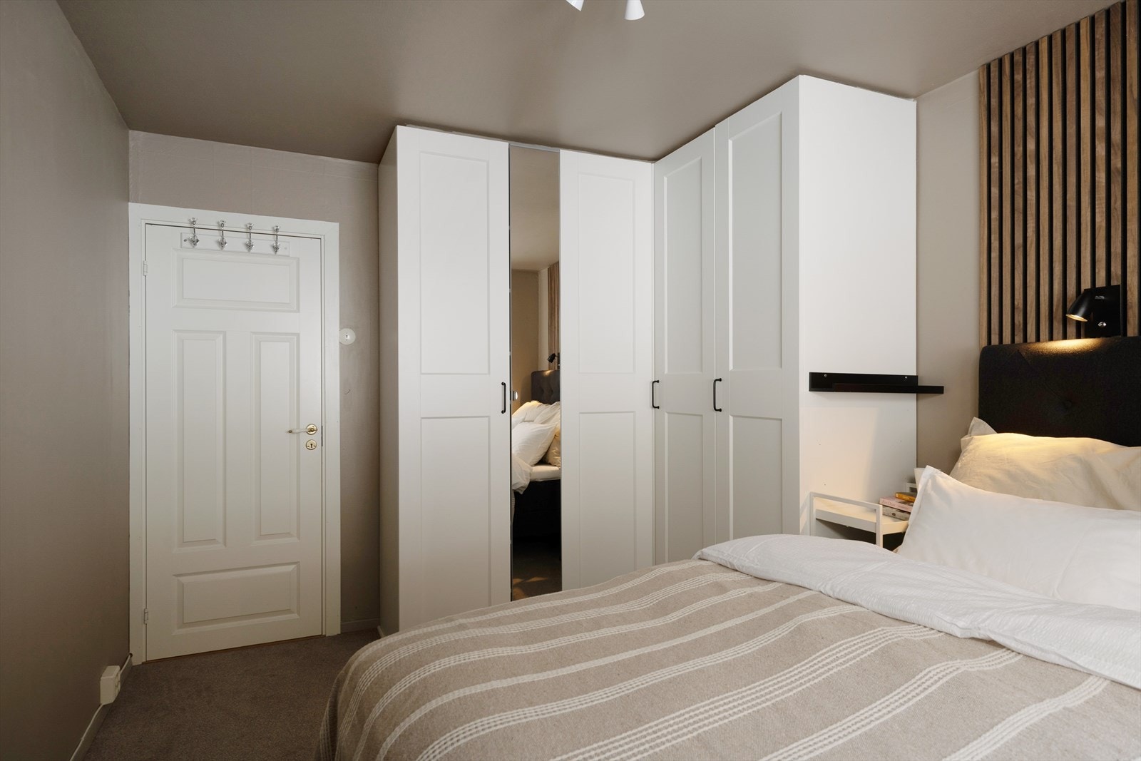 Soverommene vender mot øst og oppleves som svale. Galleribilde