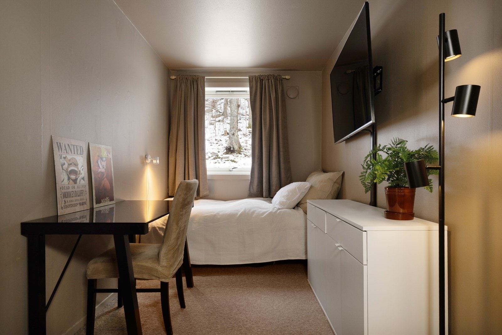 Soverom 2 egner seg godt som barnerom, gjesterom eller kontor. Galleribilde