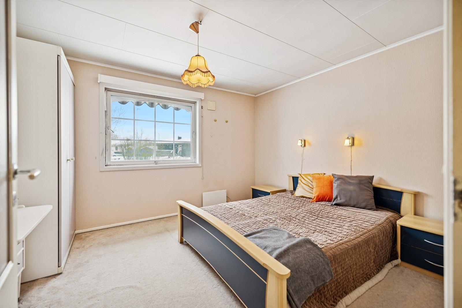 Hovedsoverommet har plass til dobbeltseng og garderobeløsning. Galleribilde