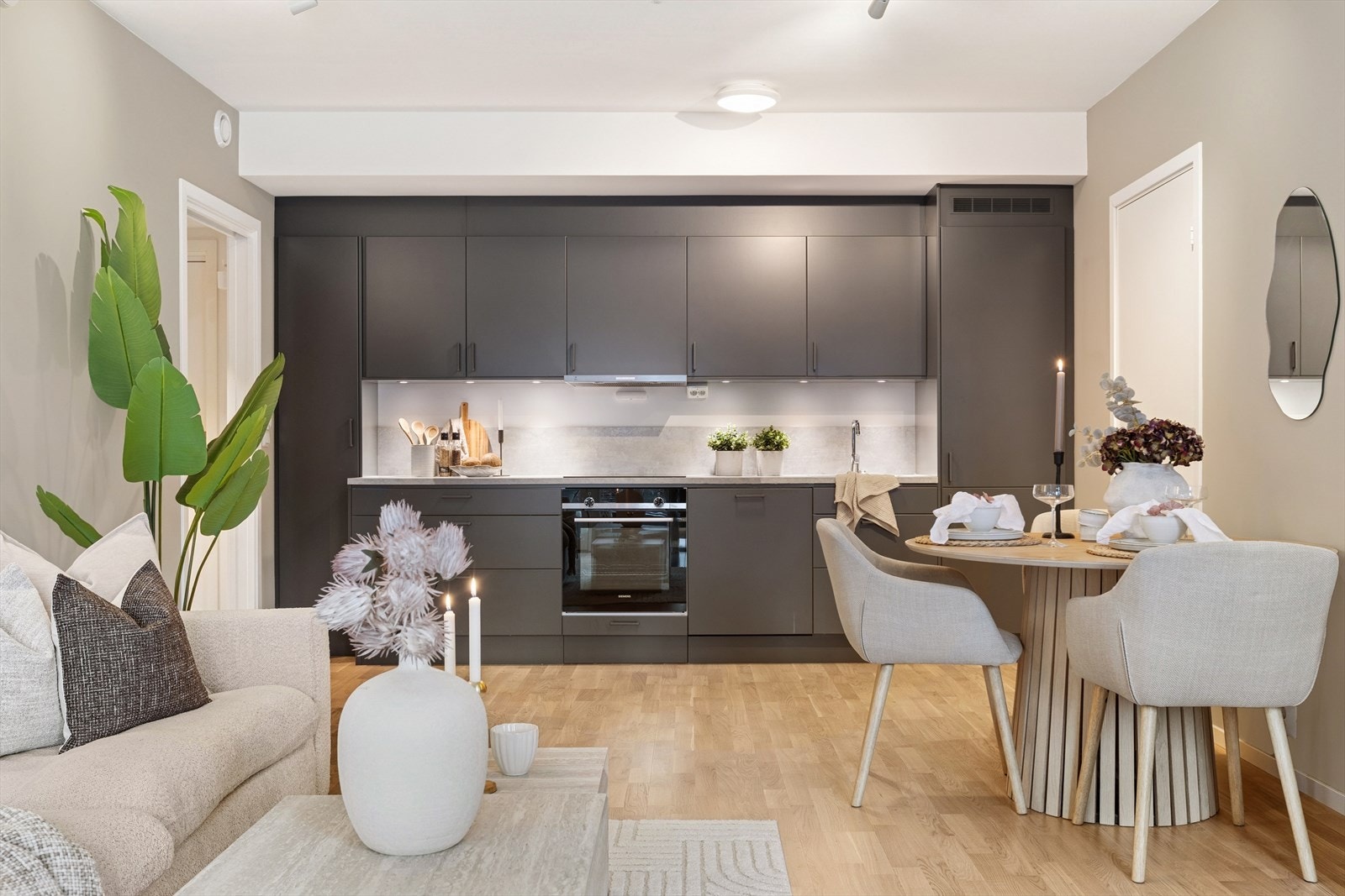 Håkon Parelius Hellandsjø ved DNB eiendom har gleden av å presentere Karen Aunes veg 7A! En leilighet med gjennomtenkte detaljer og høy kvalitet. Galleribilde