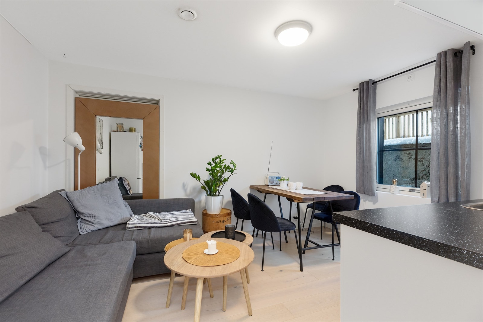 Åpen stue og kjøkkenløsning hybel Galleribilde