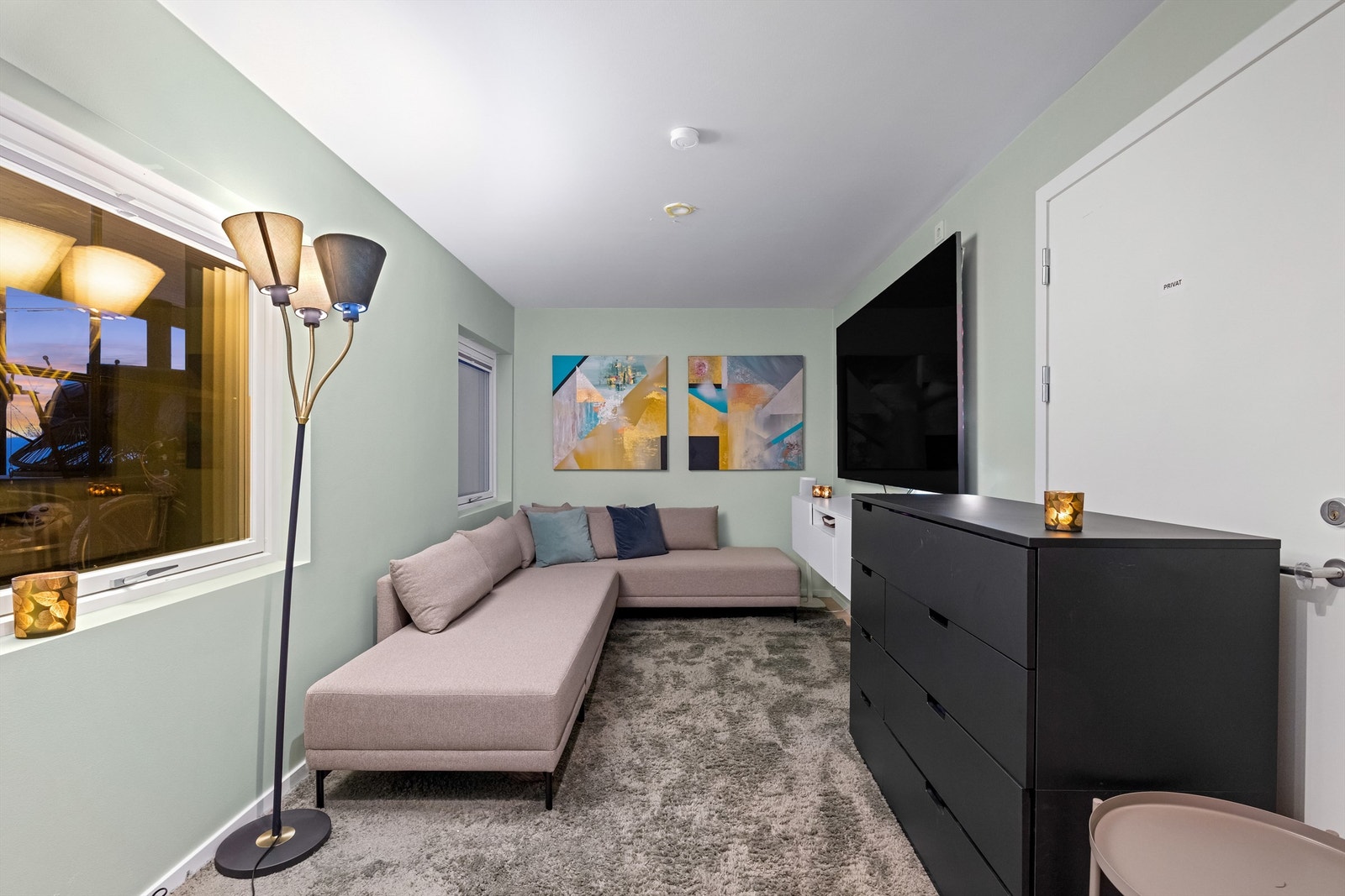 Dette rommet kan fungere som en ekstra TV-stue eller oppholdsrom for en tenåring. Galleribilde