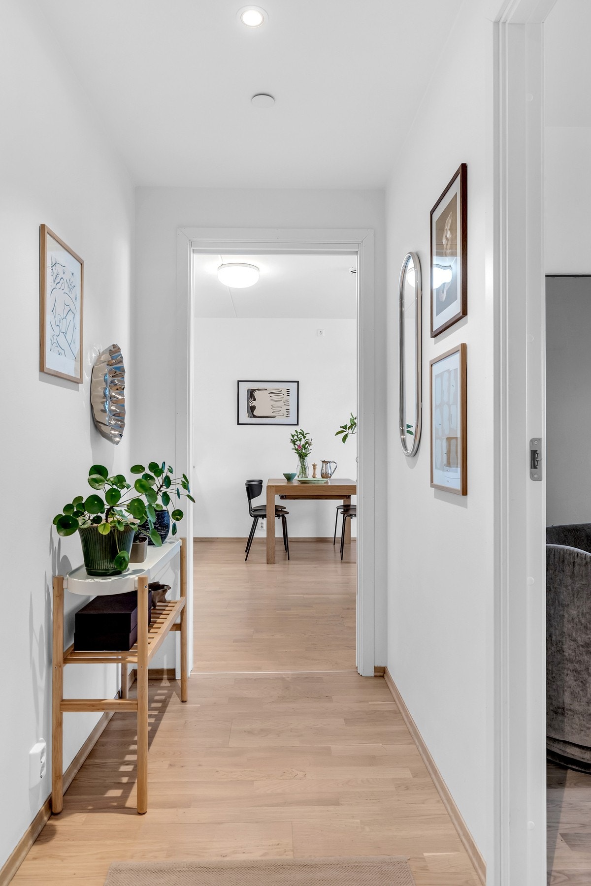 Det er smartbelysning fra Philips Hue i stuen. Galleribilde