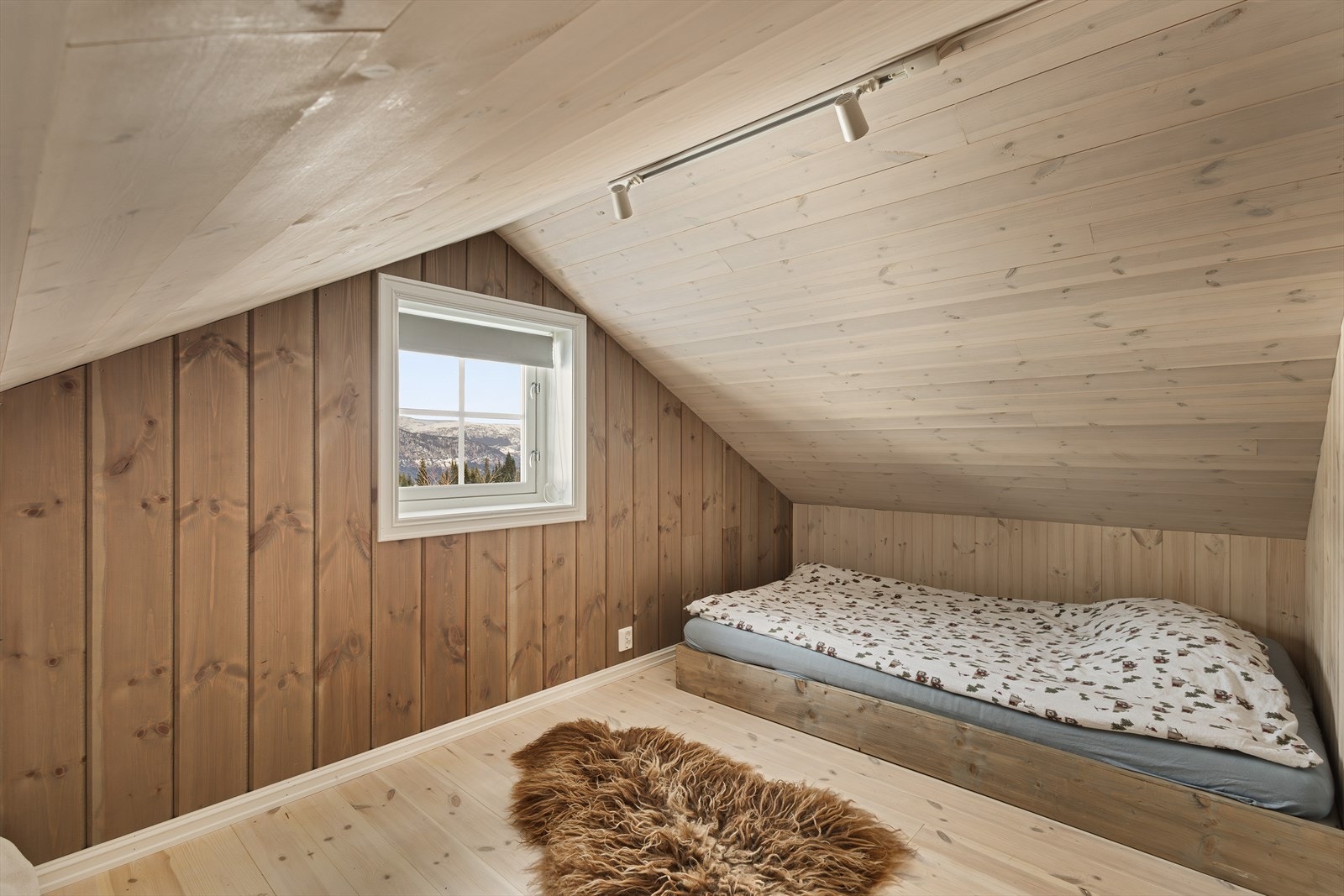 Sovealkove nr 2. sengeplass på begge sider. Galleribilde