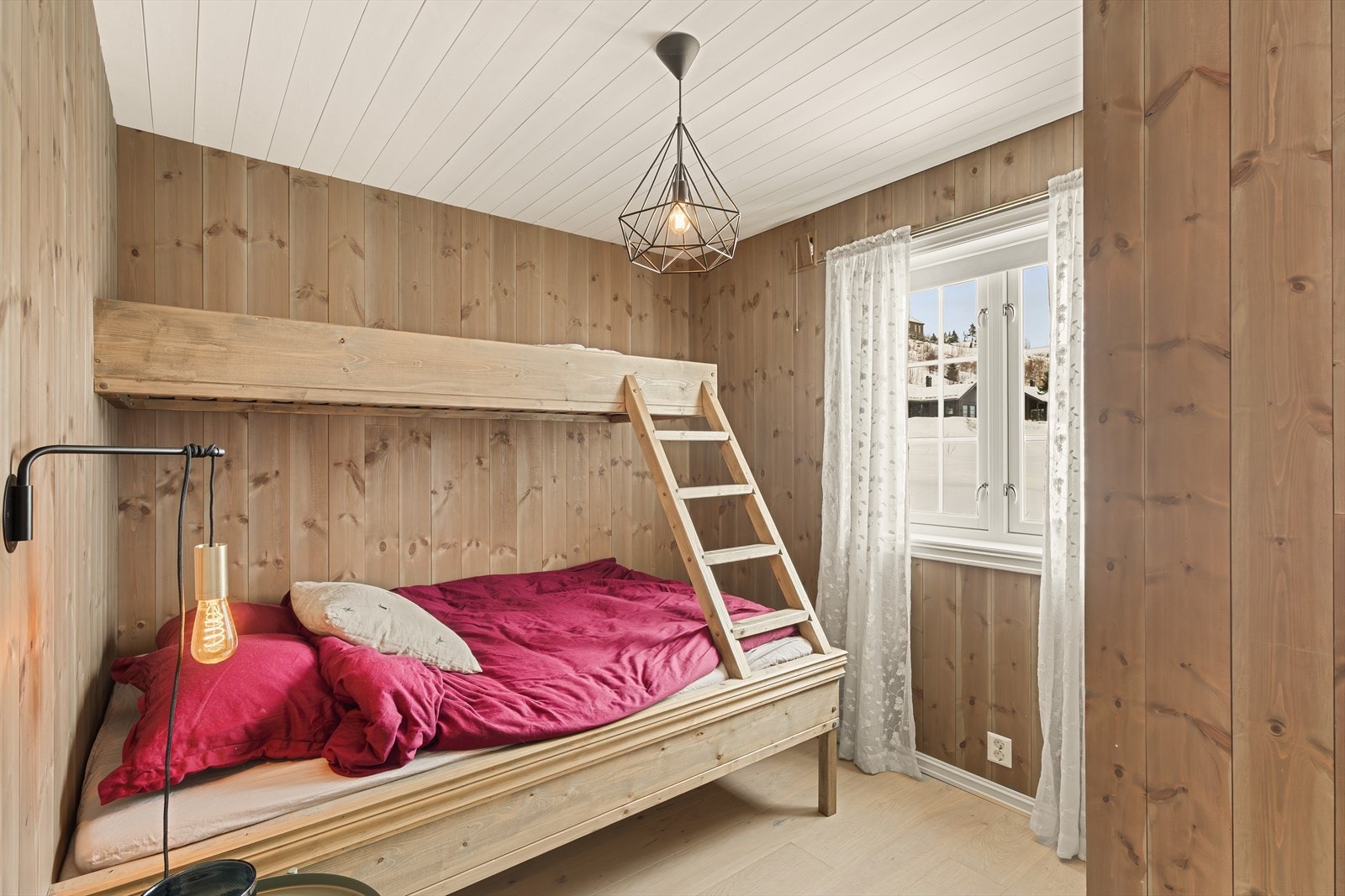 Pent soverom nr 2 med 3 sengeplasser. Galleribilde