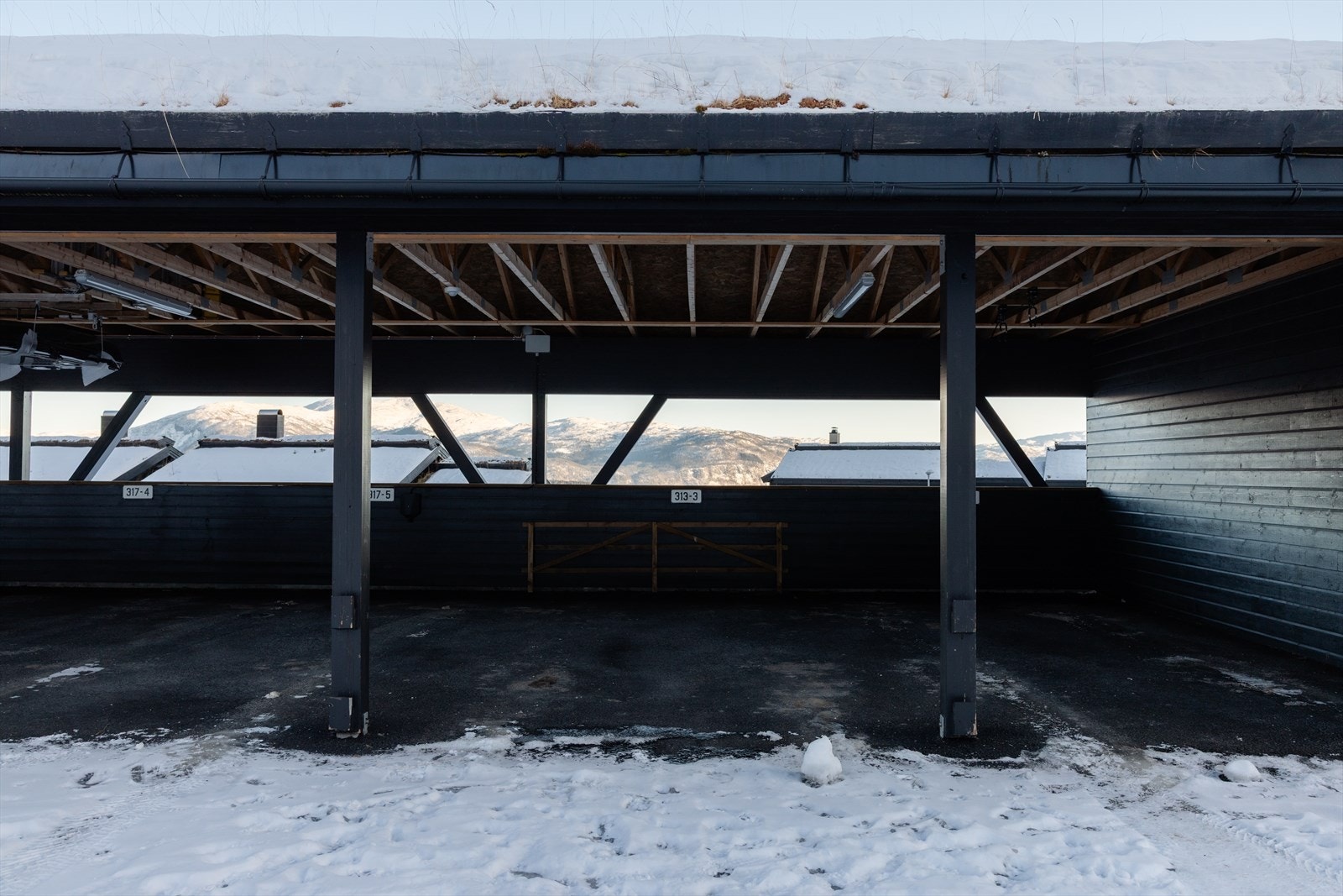 Fast carport med mulighet for opplegg til el-bil Galleribilde