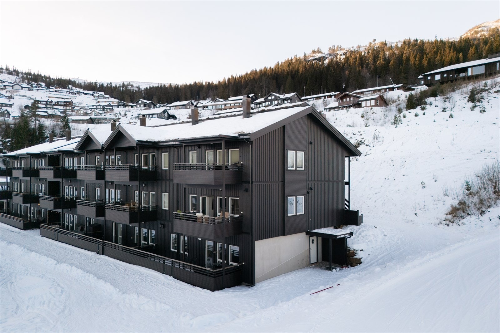 Praktisk og vedlikeholdsvennlig bygg i populære omgivelser. Galleribilde