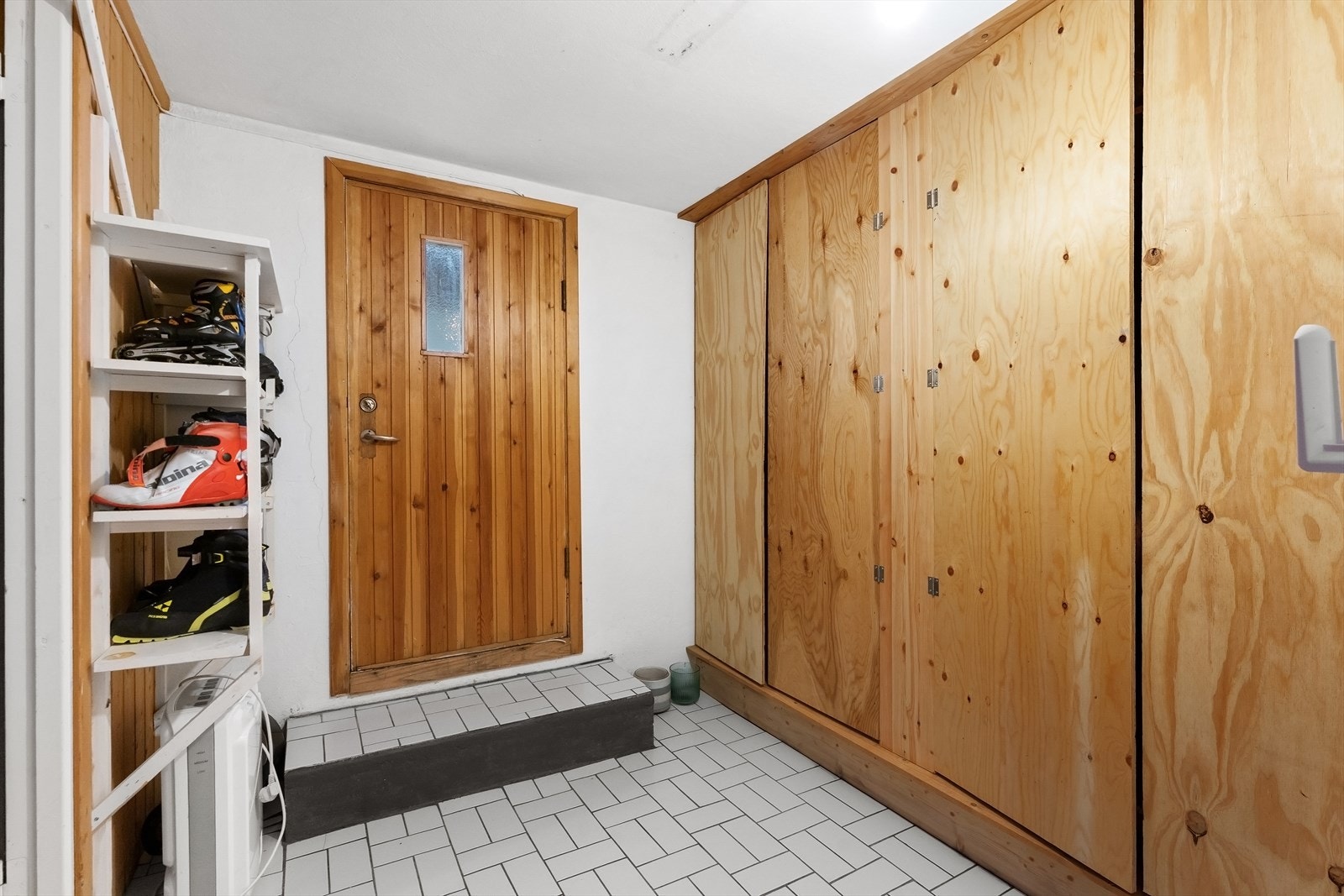 Egen utgang fra kjelleretasjen. Galleribilde