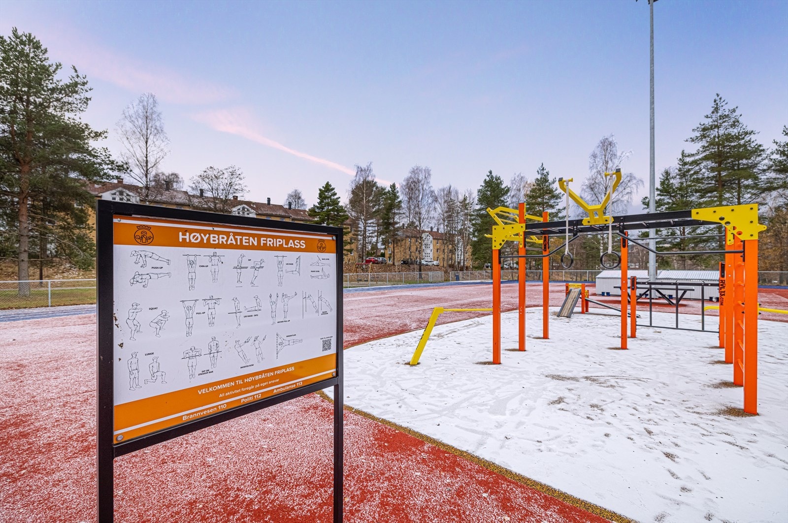 Friplassen på Høybråten. Galleribilde