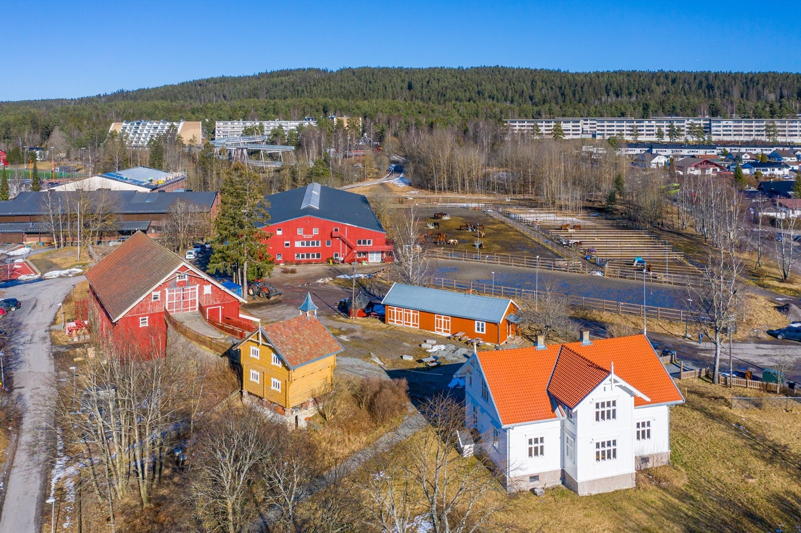 Øvre Fossum Gård. Galleribilde
