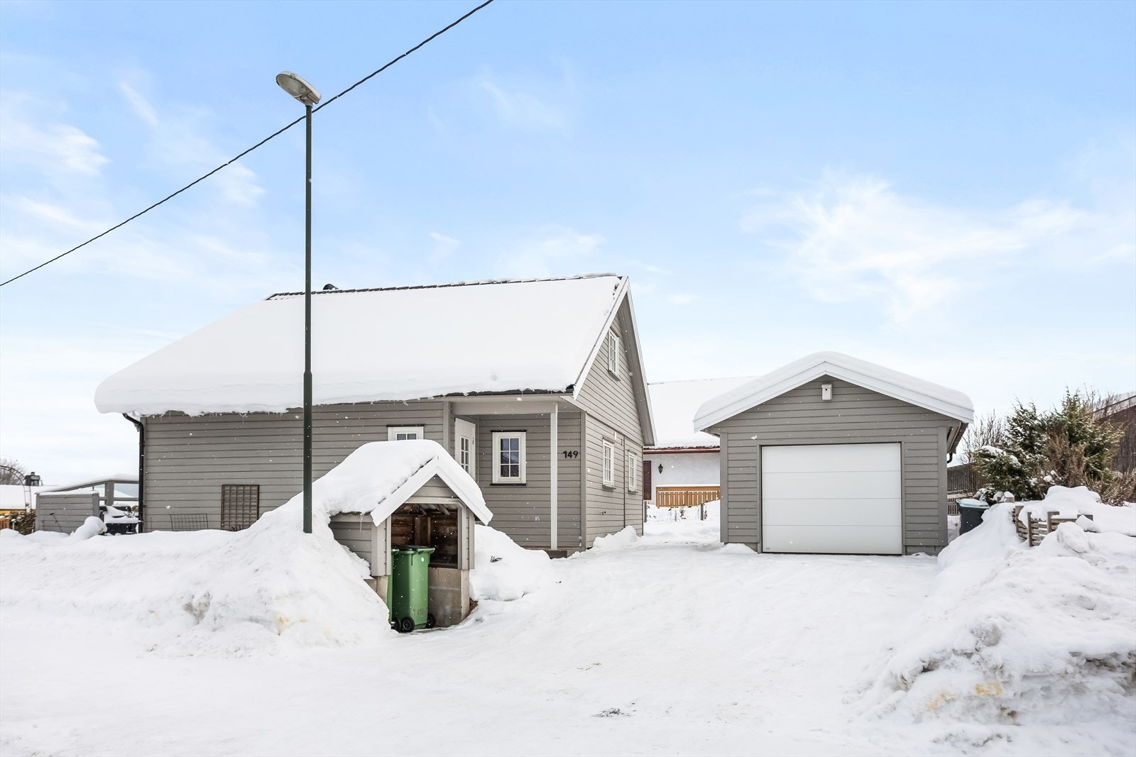 Eiendomsmegler 1 v/Jonas Lundby har den store gleden av å presentere Tærudvegen 149! Foto: Ann-Helén Nannestad Galleribilde
