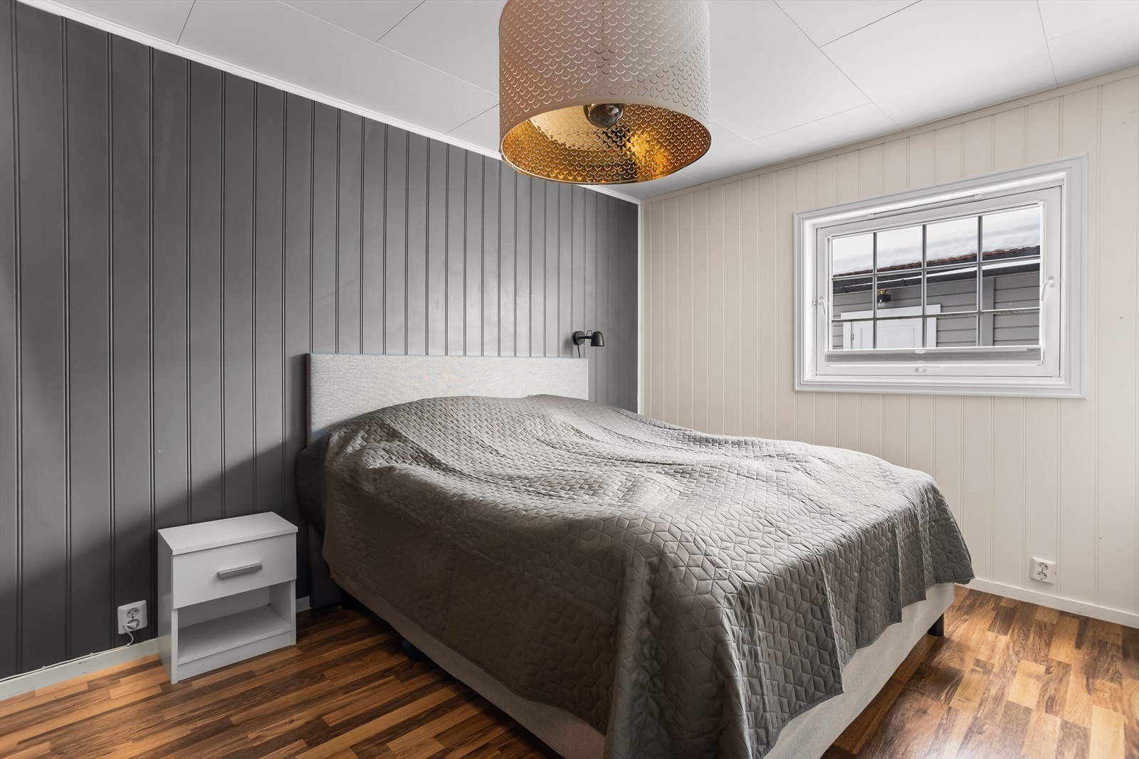 Hovedsoverommet er av god størrelse med gode møbleringsmuligheter. Galleribilde