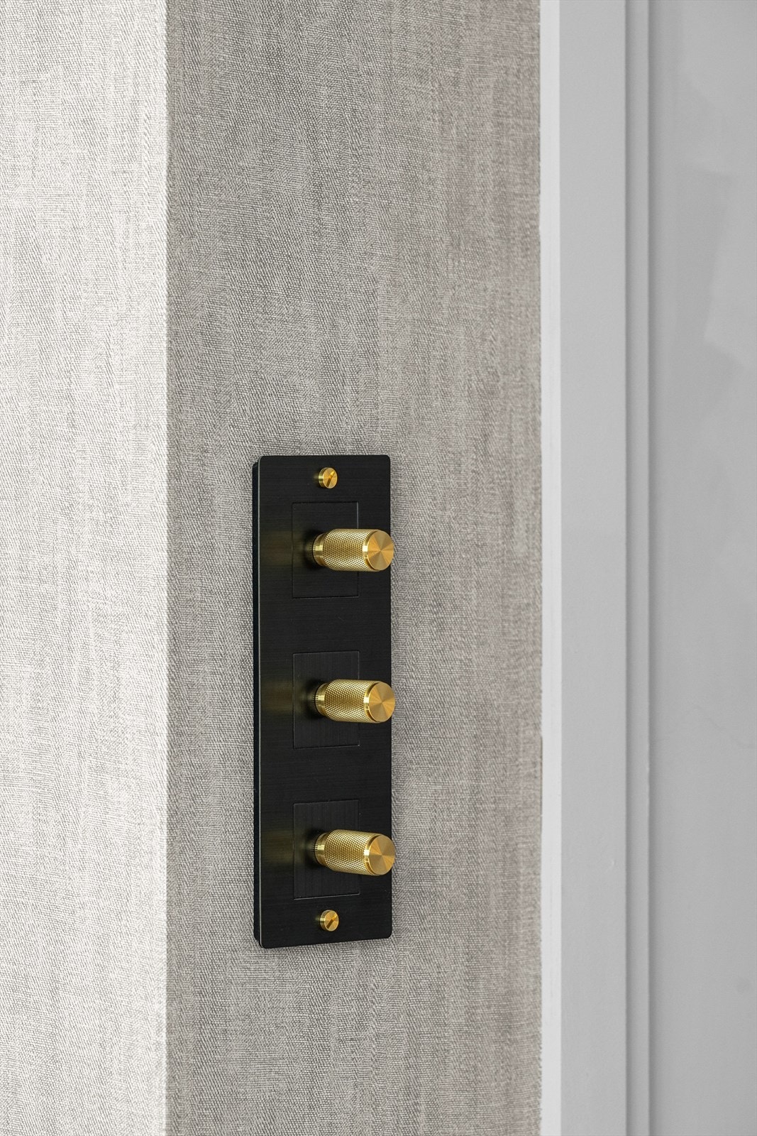 Spotter, dimmere og stikkontakter fra buster & punch. Galleribilde