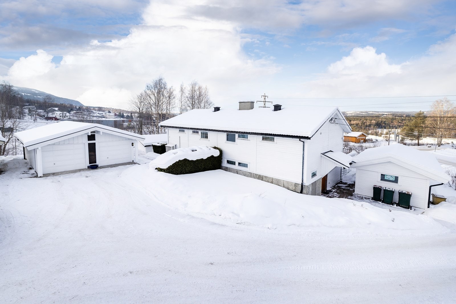 Trivelig tomannsbolig funksjonell planløsning i solrikt og barnevennlig nabolag. Galleribilde