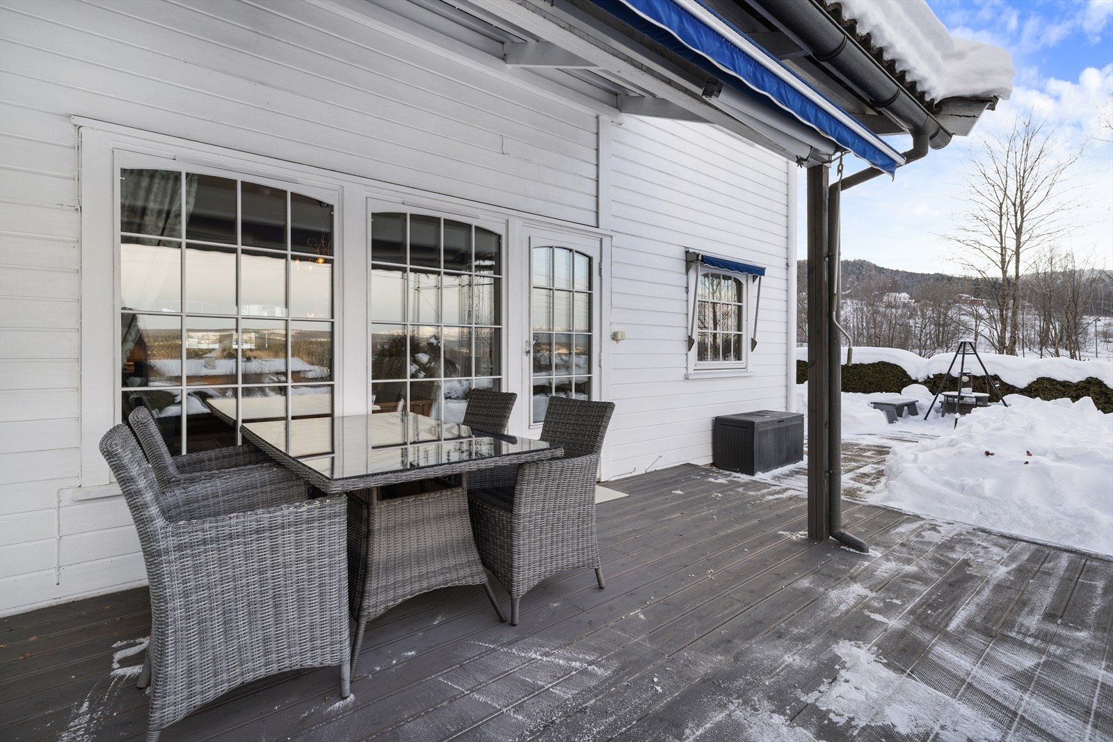 Boligen byr på flere hyggelige soner utendørs. Galleribilde