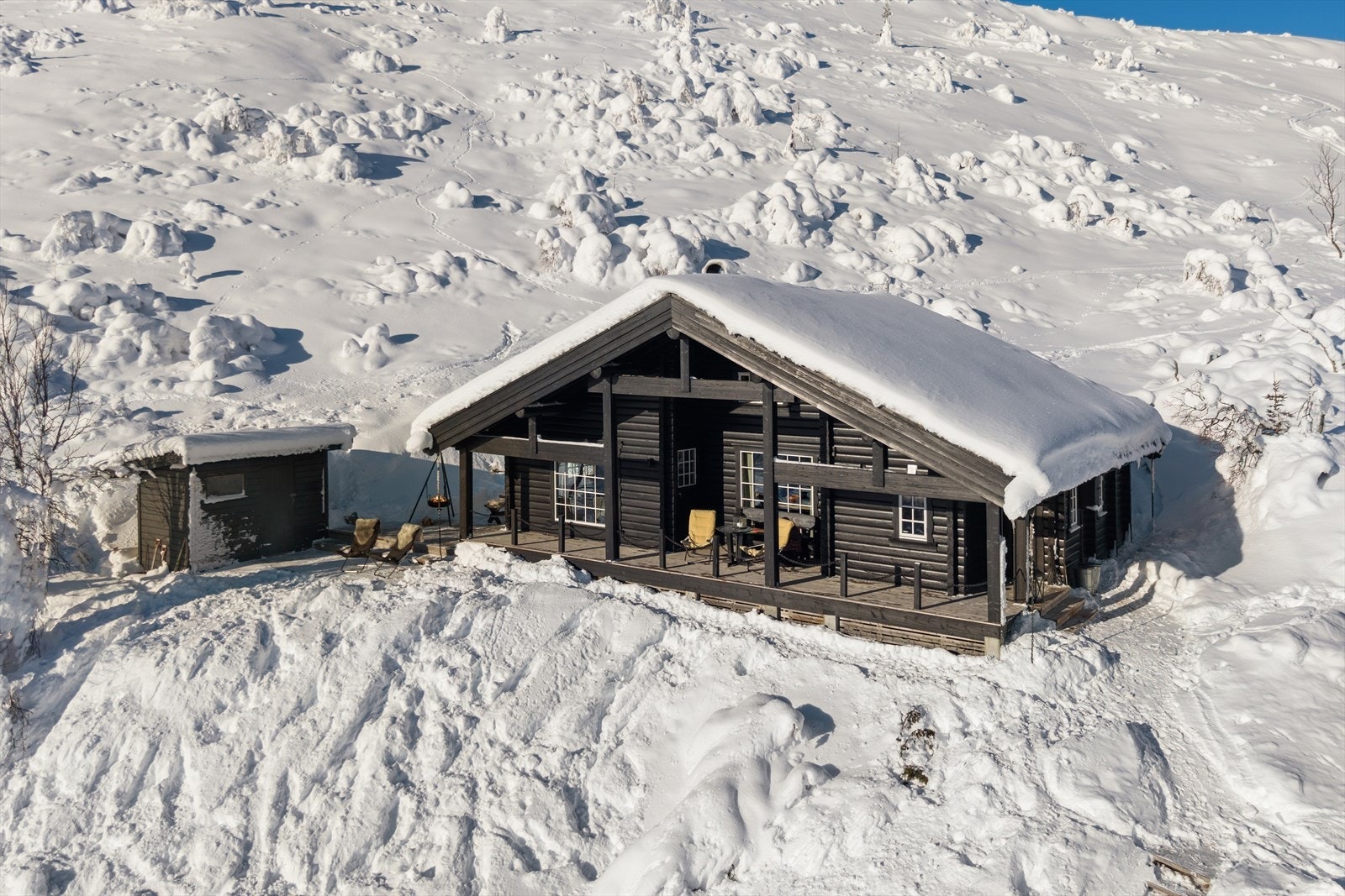 Hytta har en unik beliggenhet - høyt og fritt med snaufjellet som nærmeste nabo. Galleribilde
