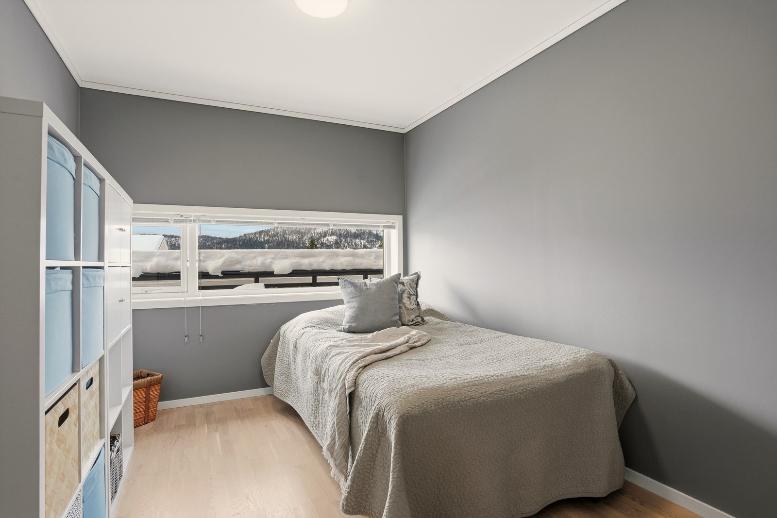 På hvert av rommene er det plass til seng, nattbord og garderobeløsning. Galleribilde