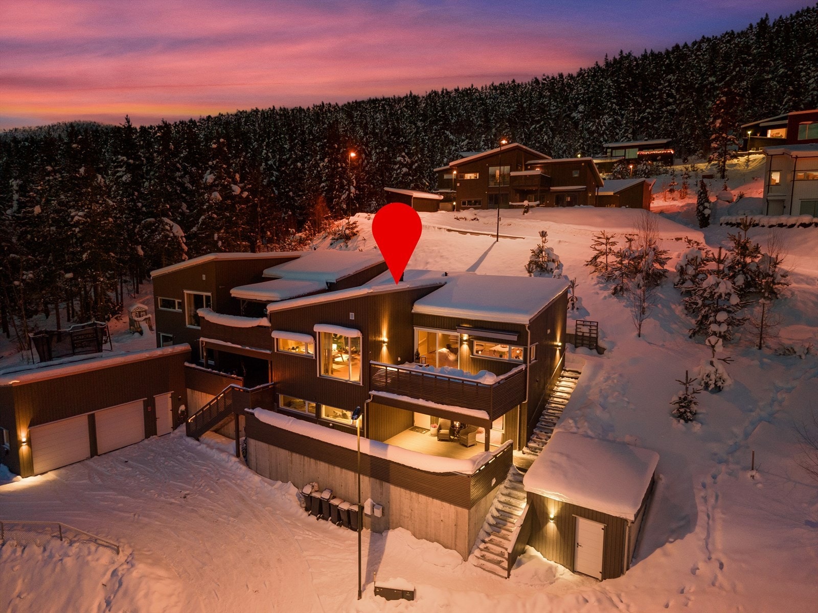 Eiendomsmegler Lars Bredeveien presenterer en tiltalende bolig fra 2018 med fine utsiktsforhold i et meget barnevennlig boligområde. Foto: Arild Brun Kjeldaas Galleribilde